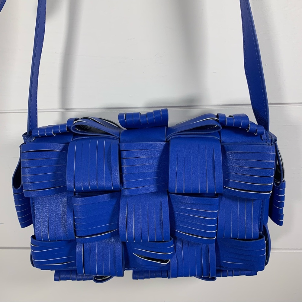 NWOT Woven Soft Crossbody Bag Purse Handbag Royal Blue Adjustable Strap Magnetic